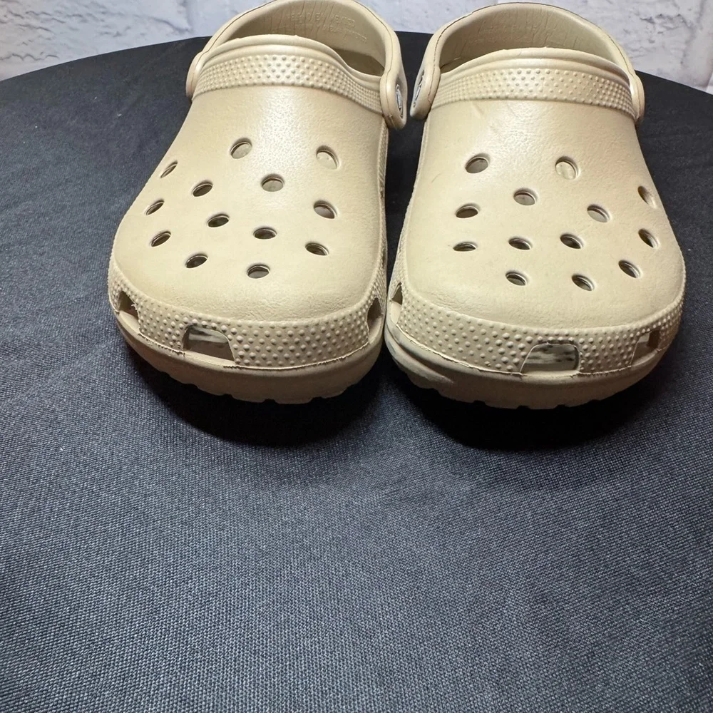Crocs Beige Sandals with Cushioned Sole - Picture 1 of 6